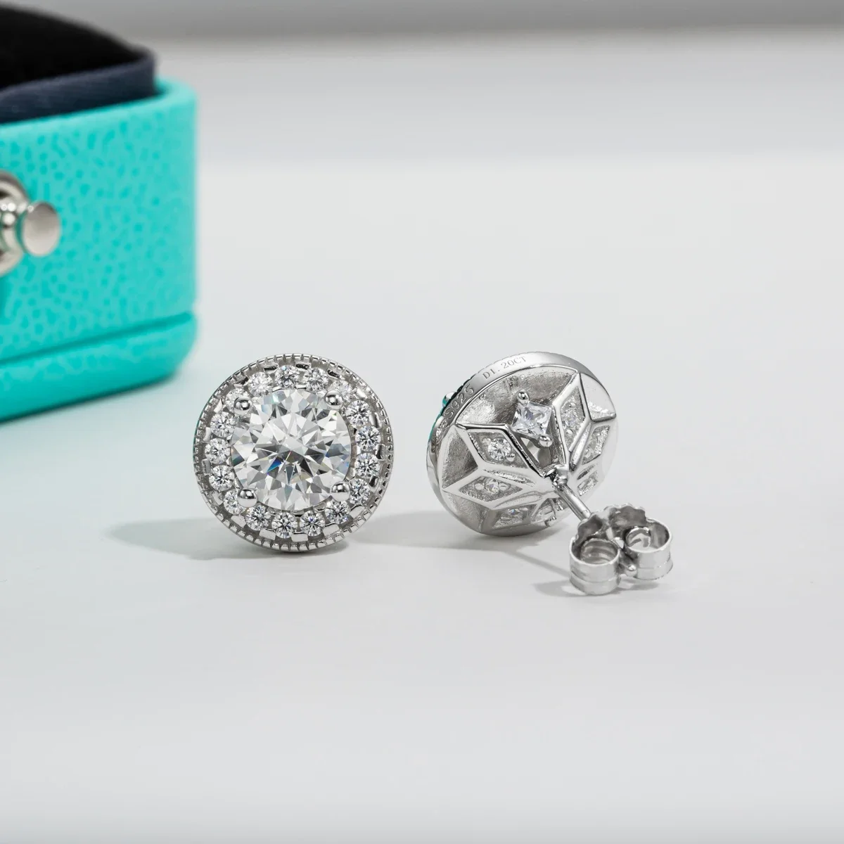 QIBAOKU 2.4cttw D Color Moissanite Diamond Vintage Stud Earrings For Women 18K Gold Plated S925 Sterling Silver Earrings 2026 3