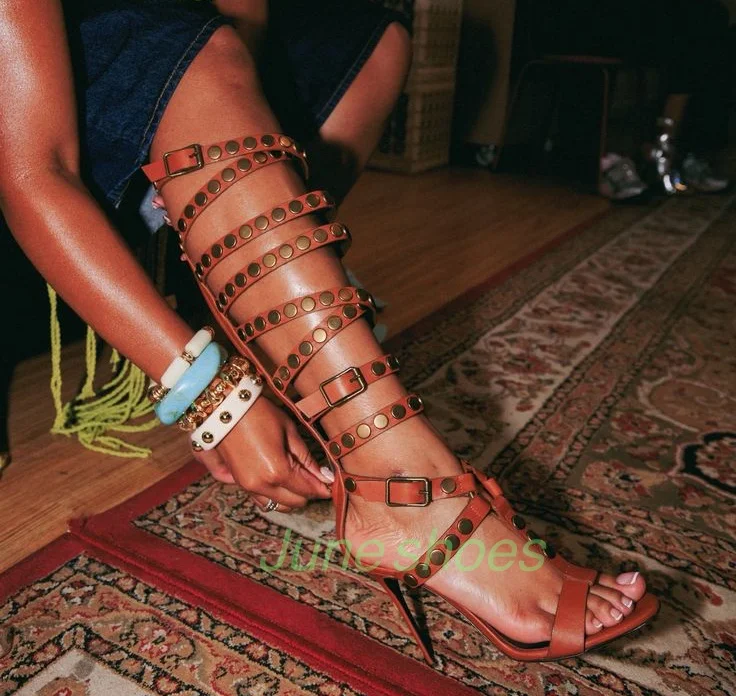 

Женские темные сандалии-гладиаторы на молнии до колена, ботинки с открытым носком, пряжкой и ремешком на молнии сзади, винтажная обувь-гладиатор с вырезами, размер 34-46