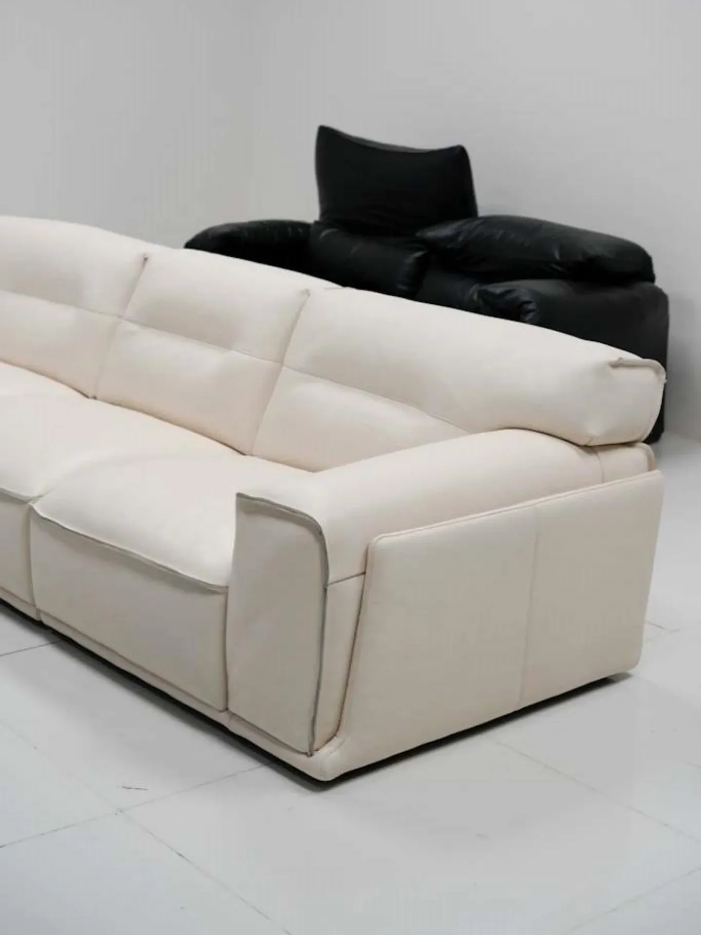 현대적인 미니멀리스트 거실 직선형 가죽 미니멀리스트 소파