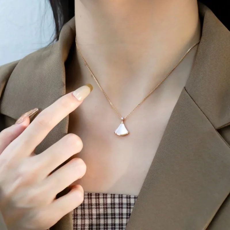 S925Sterling Silver Pendant Fan-Shaped Necklace White Shell Red Agate Small Skirt Clavicle Chain Female Online Influencer Simple