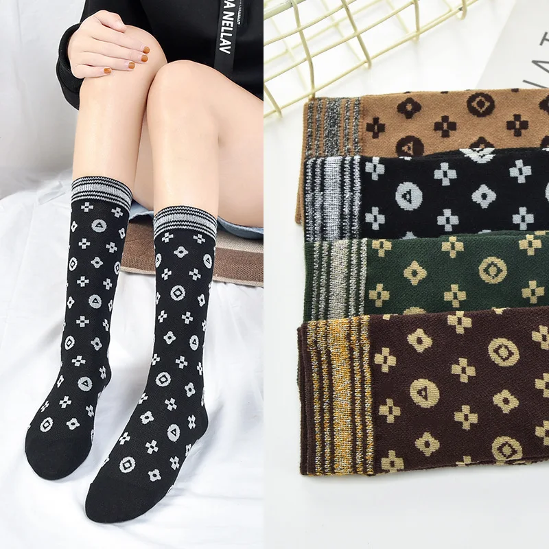 2023 Street Fashion Modern Women and Men Cotton INS Socks Students Girls Middle Tubes