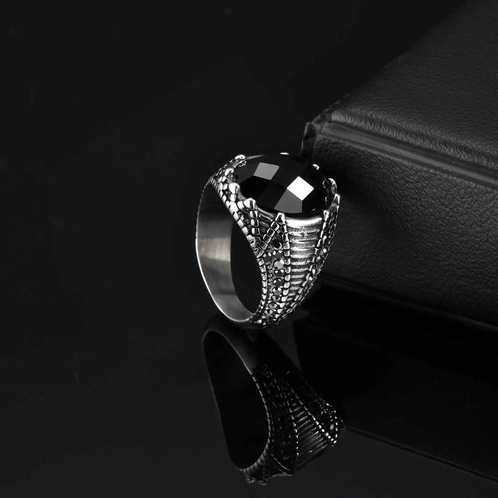 خاتم رجالي من الفولاذ المقاوم للصدأ بتصميم هندسي على طراز البانك روك، مصنوع من الزجاج الأسود البيضاوي، بتصميم حراشف التنين، مناسب لحفلات الهيب هوب، هدية مجوهرات عتيقة