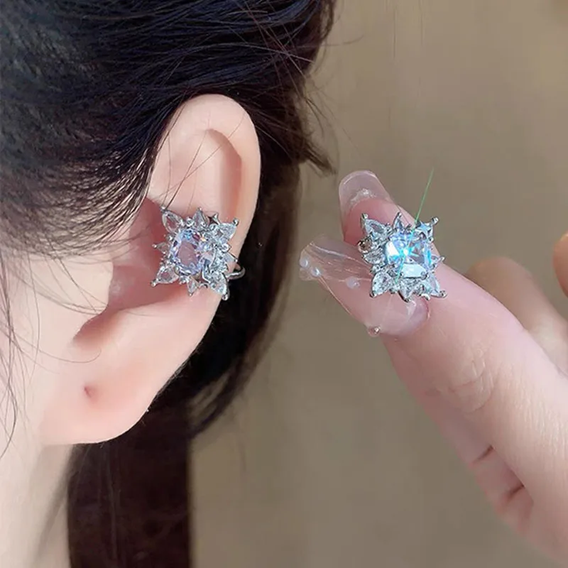 Luxus Weibliche Kristall Weiß Zirkon Platz Clip Ohrringe für Frauen Silber Farbe Ohr Manschette Nicht-Piercing Ohrringe Schmuck Hochzeit