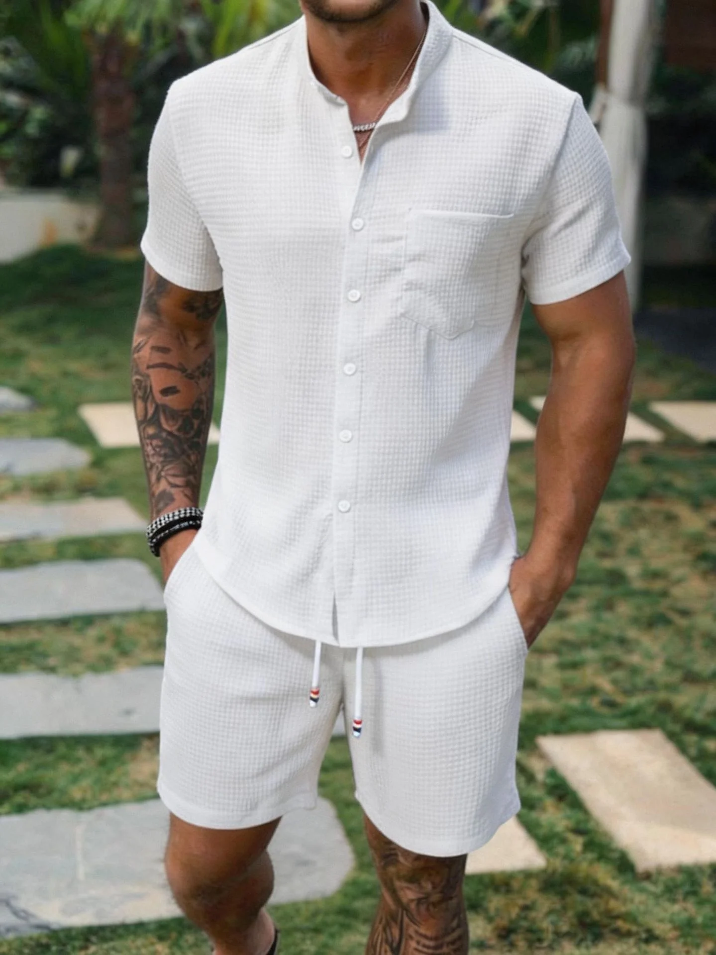 Herren 2-Teiliges Outfit, Stehkragen-Kurzarmhemd mit Brusttasche und Shorts mit Kordelzug, Lässiges Strand-Sportset