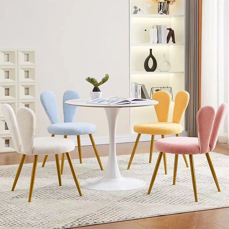 

Modern and fashionable lamb plush makeup chairs comfortable dining chairs in the living room cute chairs in the bedroom backrest