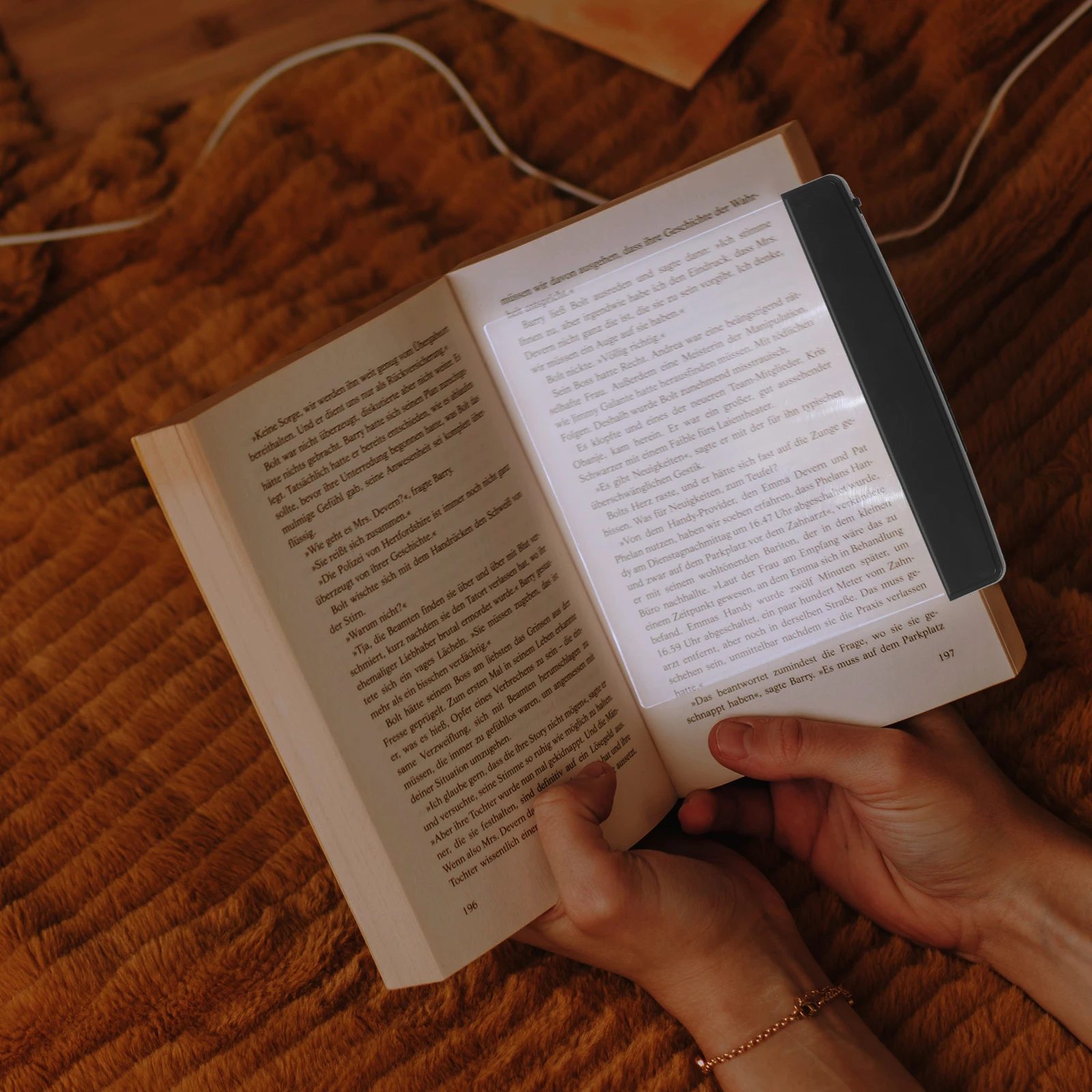 

Bed Reading Light Clip on Book Panel Flat Plastic Shaped Eye Protection Portable Powered Book Lightwed Dorm Home Use