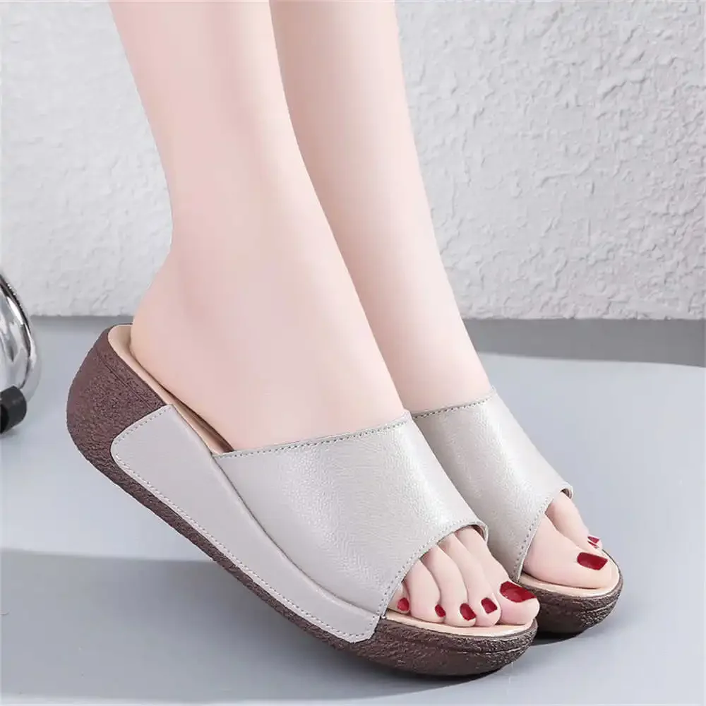 Super Lightweight Spring Women's Slippers Boots Low Sandal School Shoes Girl Sneakers Sport Designers Model Type Shoses