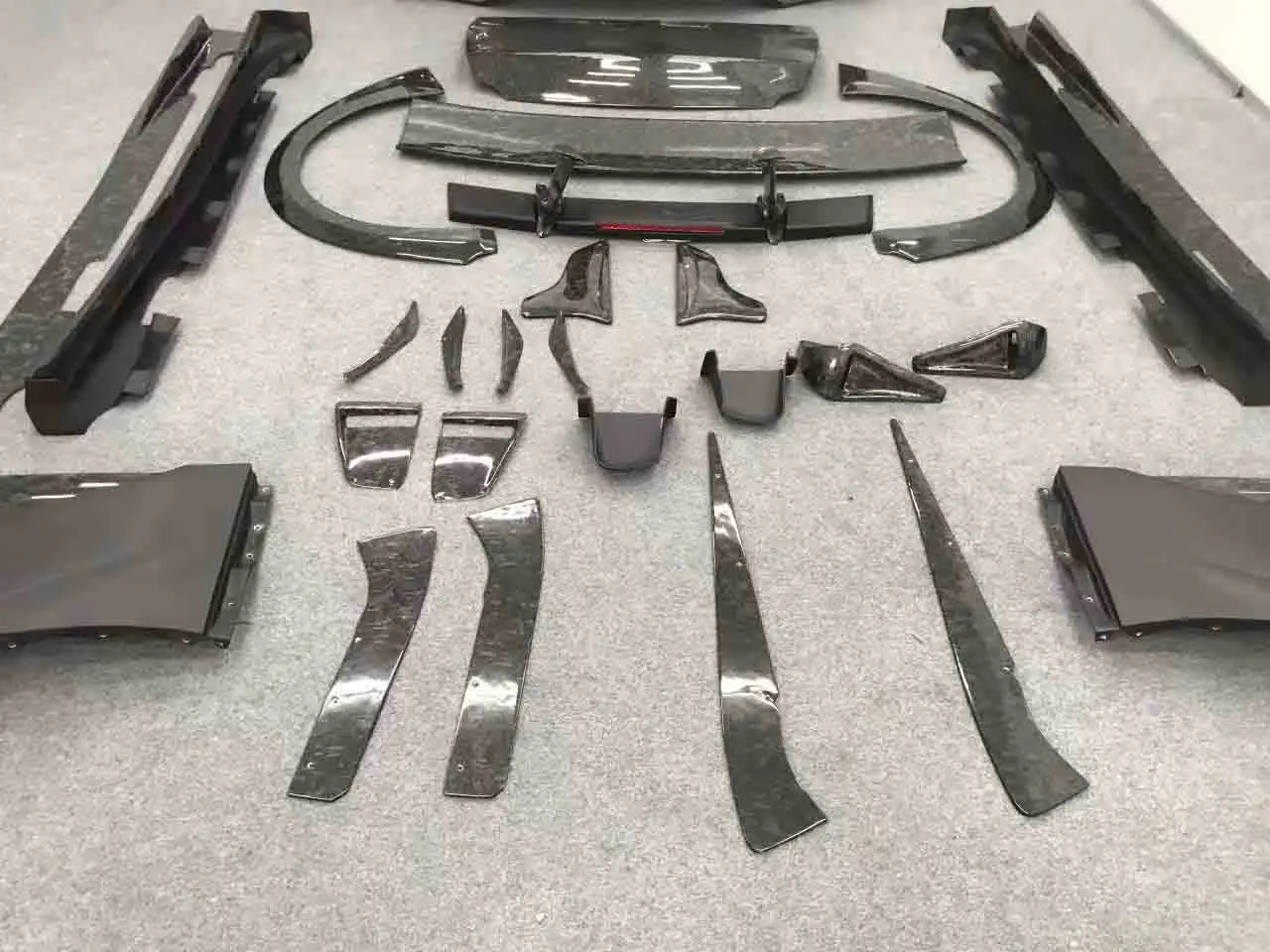 Va-ris نمط سيارة FRP مصدات الكربون الحقيقي محرك هود التنانير الجانبية الناشر طقم الجسم ل GTR R35 الإعداد المثالي #5