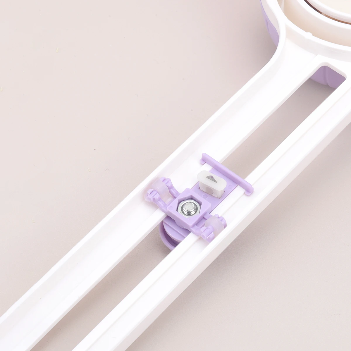 1 قطاعة ورق مستديرة، أداة قطع يدوية يمكن تدويرها - قطاعة ورق مستديرة مصنوعة يدويًا لبطاقات المعايدة من الورق المقوى