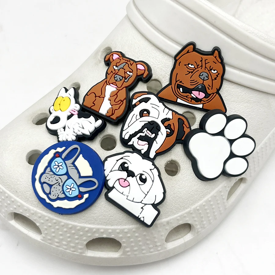 Dijes de PVC para zapatos de perro de gángster de dibujos animados, sandalias, accesorios para pulseras, hebilla de zapato, decoraciones, regalo para niños, insignia de Clips, 1 piezas