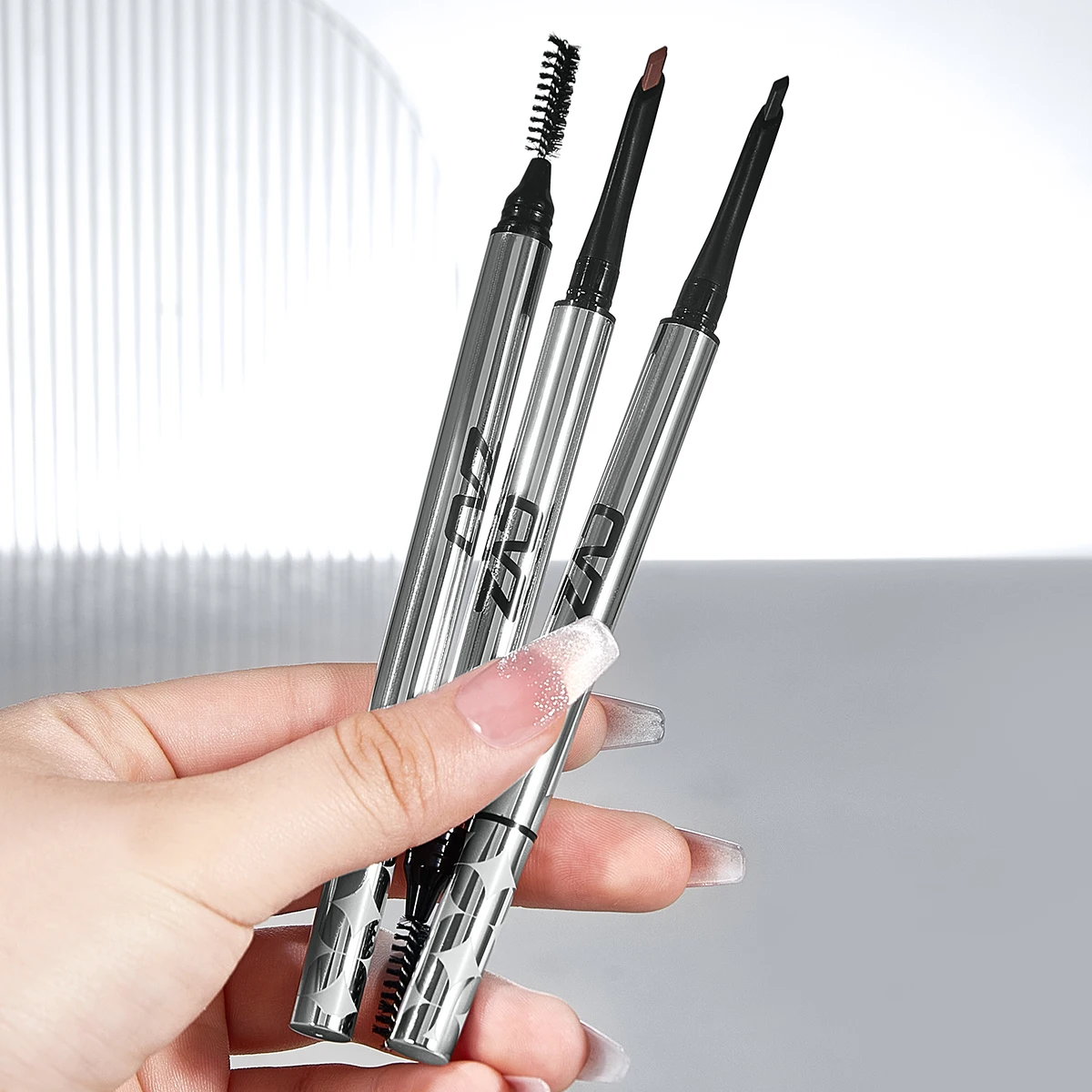 توفر قلم الحواجب CVZ قلم حواجب ثلاثي الأبعاد ناعم وطويل الأمد، مقاوم للماء وطبيعي #5