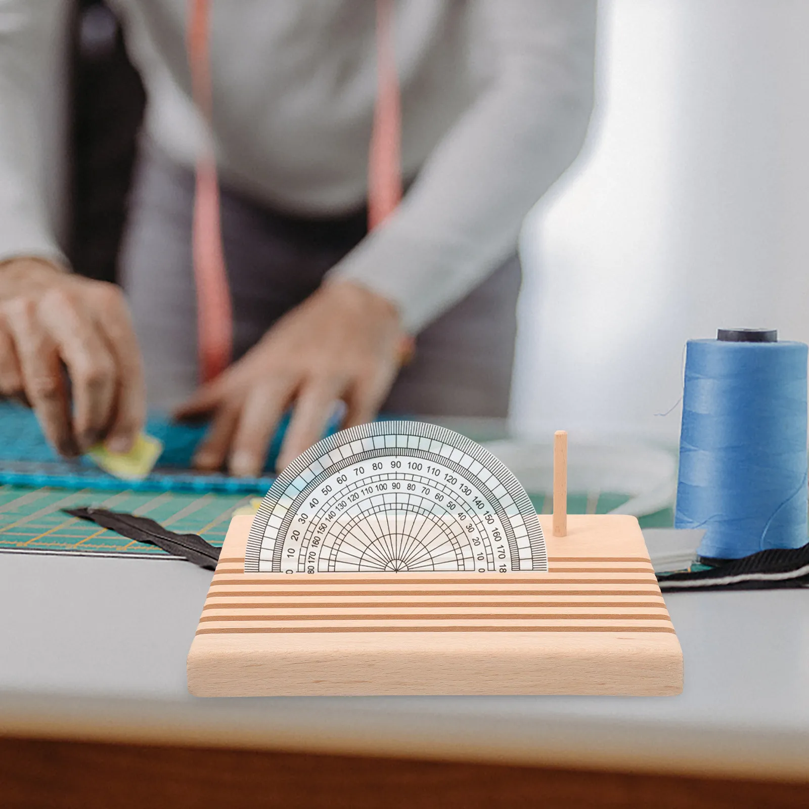 

Wooden Quilting Ruler Rack Stable Base Thread Holder Sewing Template Spool Organizer Embroidery Cross Stitch Storage Stand