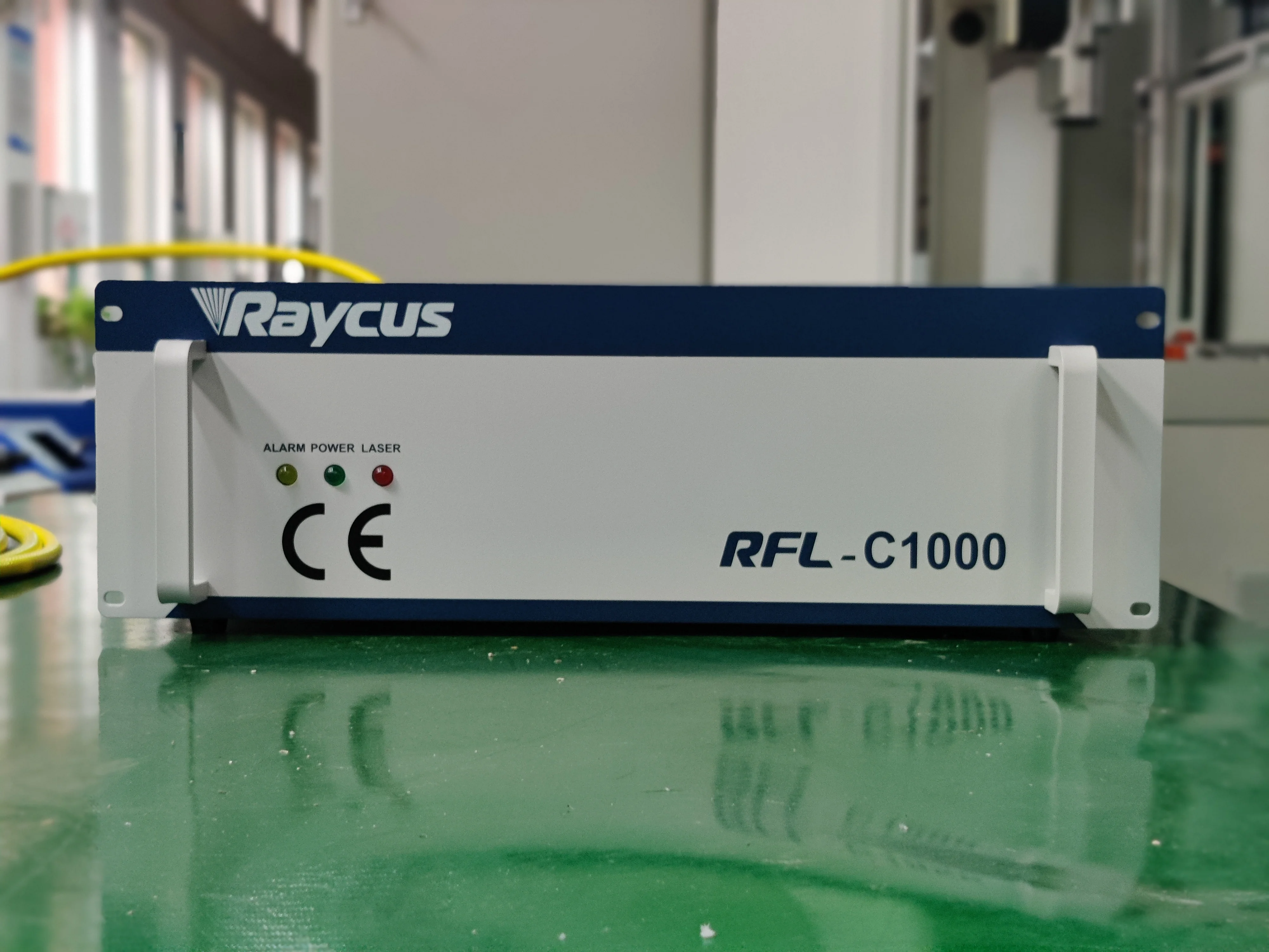 1000W 1500W 2000W Hot Sale Raycus Fiber Laser Source with Good Price for Cutting and Welding