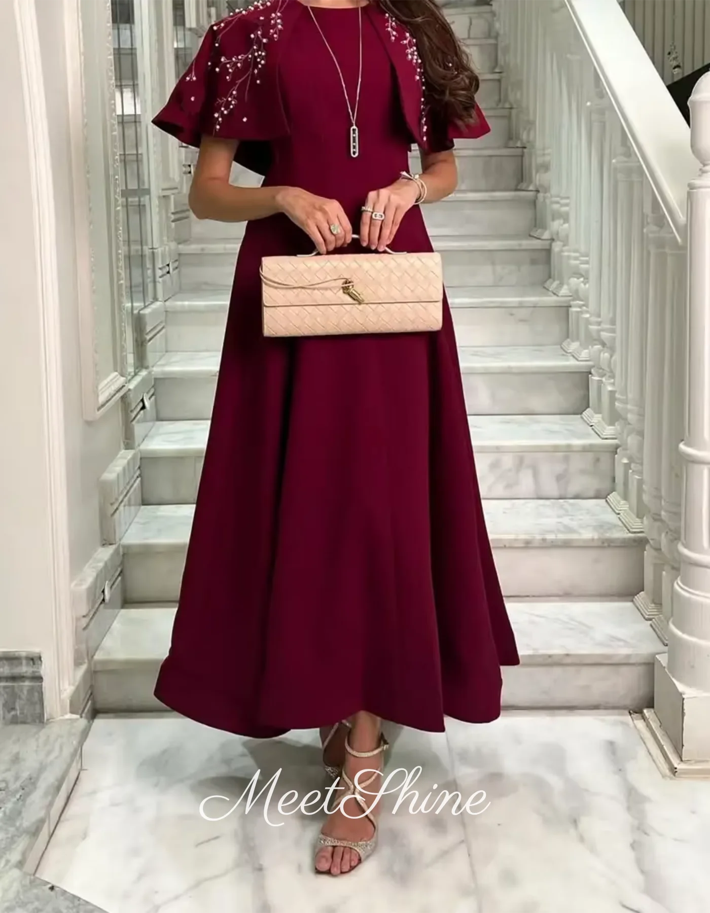 فساتين سهرة حمراء برقبة دائرية طول الأرض فساتين حفلة موسيقية مطرزة بدون ظهر طول الكاحل المملكة العربية السعودية فساتين الحفلات النسائية حسب الطلب