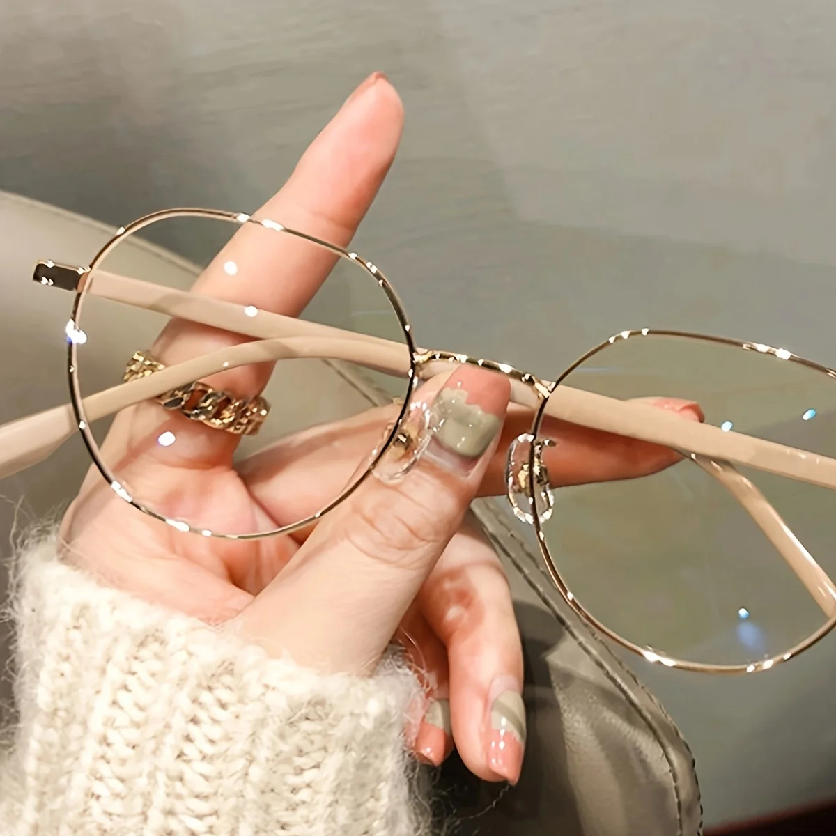 1pc of Women'S Elegant Round Frame Glasses - Golden And Beige Metal, Full Rim Design, Suitable for Computer, Gaming And Mobile Phone Use