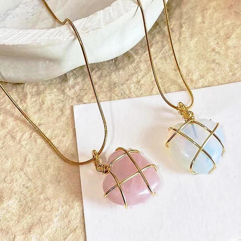 2 Moonlight Stone Necklaces, Mother and Daughter Deep Rose Stone Heart Necklace Set Y2k, Mother's Day Gift for Mom, Women's Frie