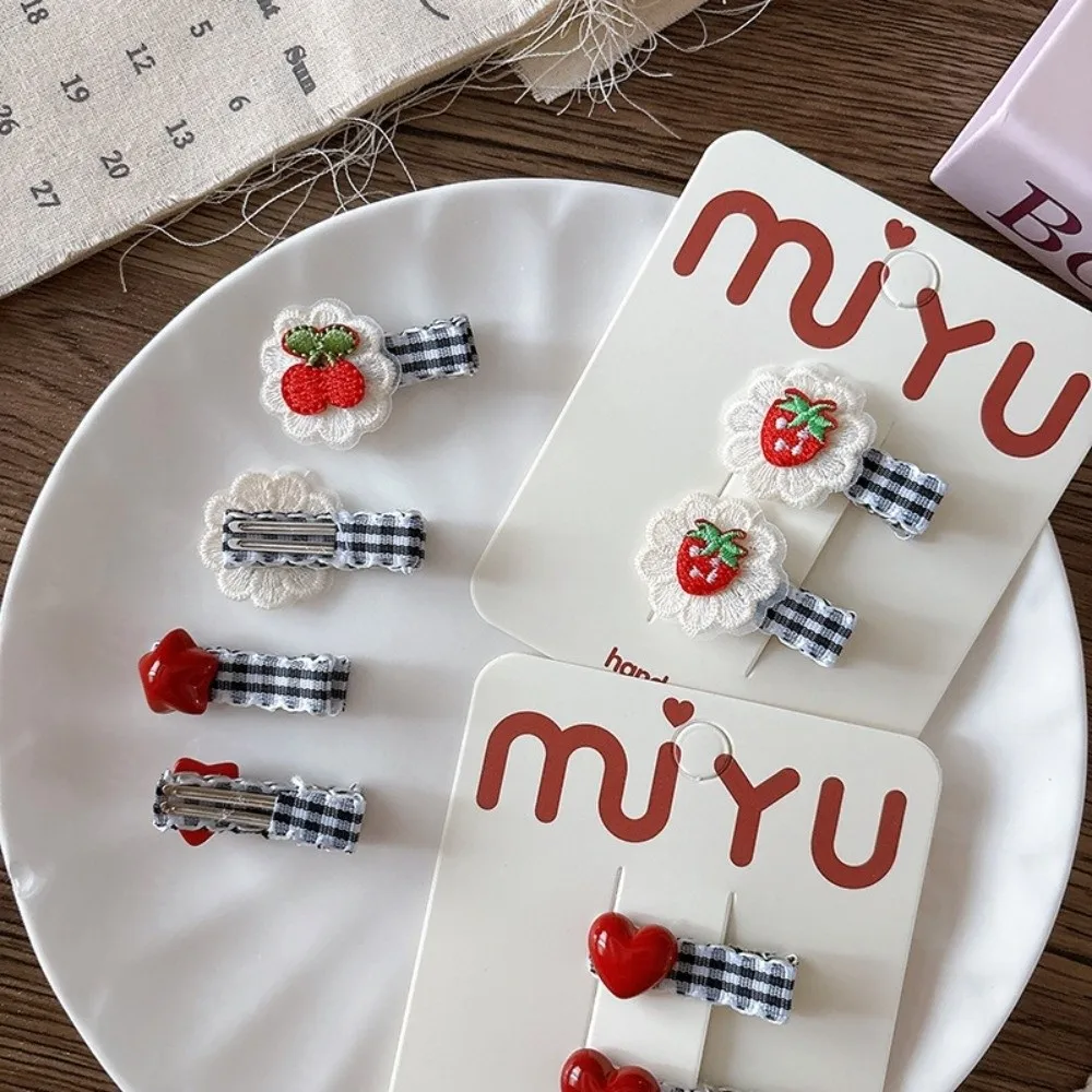 

2 шт., модные черно-белые заколки для волос в клетку, клубника, вишня, милые заколки с вышивкой, аксессуары для волос