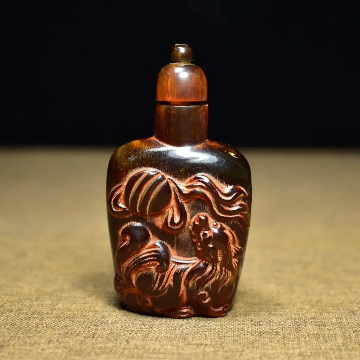 Retro Lion playing ball Snuff Bottle mini bottle ﻿