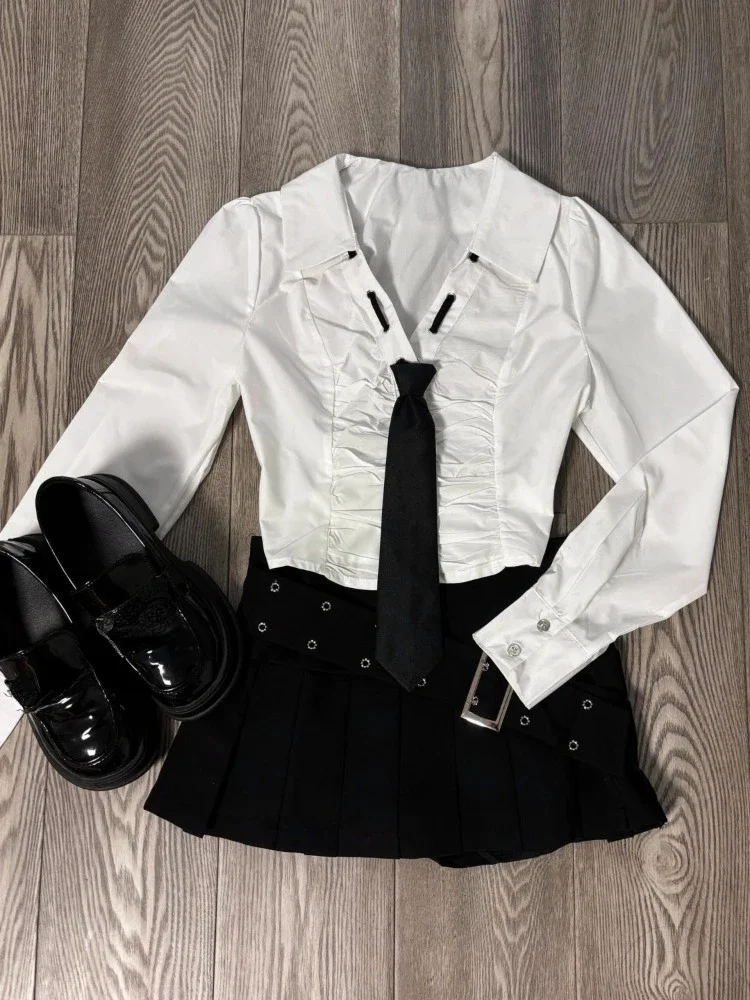 

Простые облегающие белые рубашки с v-образным вырезом и длинными рукавами, женские черные юбки с высокой талией и рюшами Y2k, новинка 2025, летние новые комплекты из двух предметов