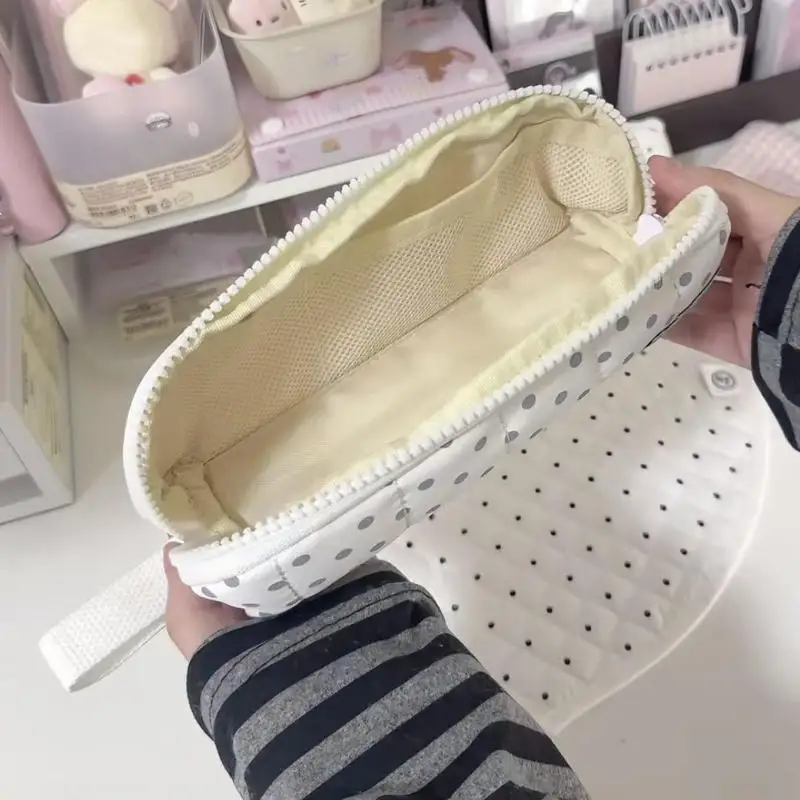 Hot Sale Minimalist Polka Dot Design Pencil Case Large Capacity Portable Multi Functional Pen Bag Stationery Bag Student Gift
