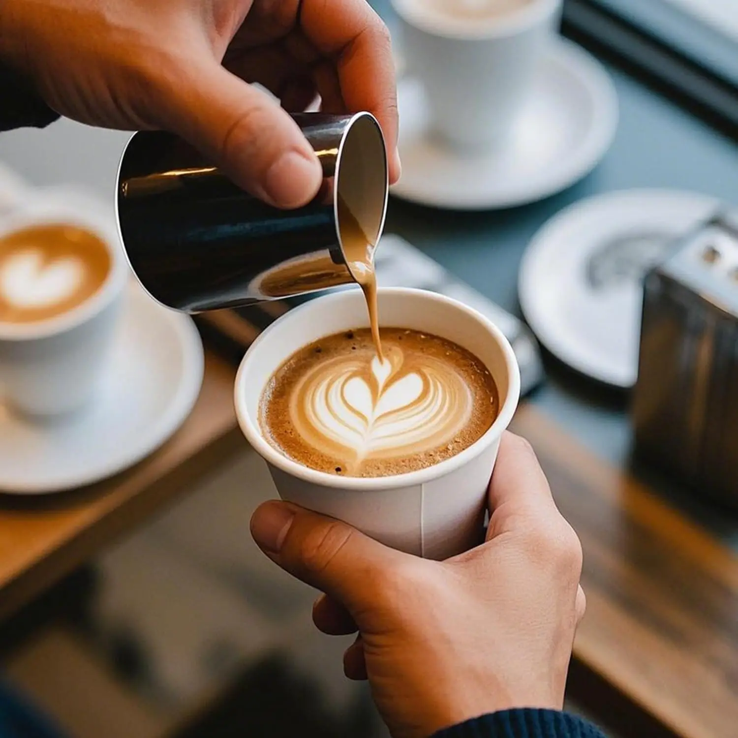 300er-Pack 12oz weiße Kaffeetassen. Verdickte Einwegbecher für Café, Bistro, Party- und Eventgebrauch.