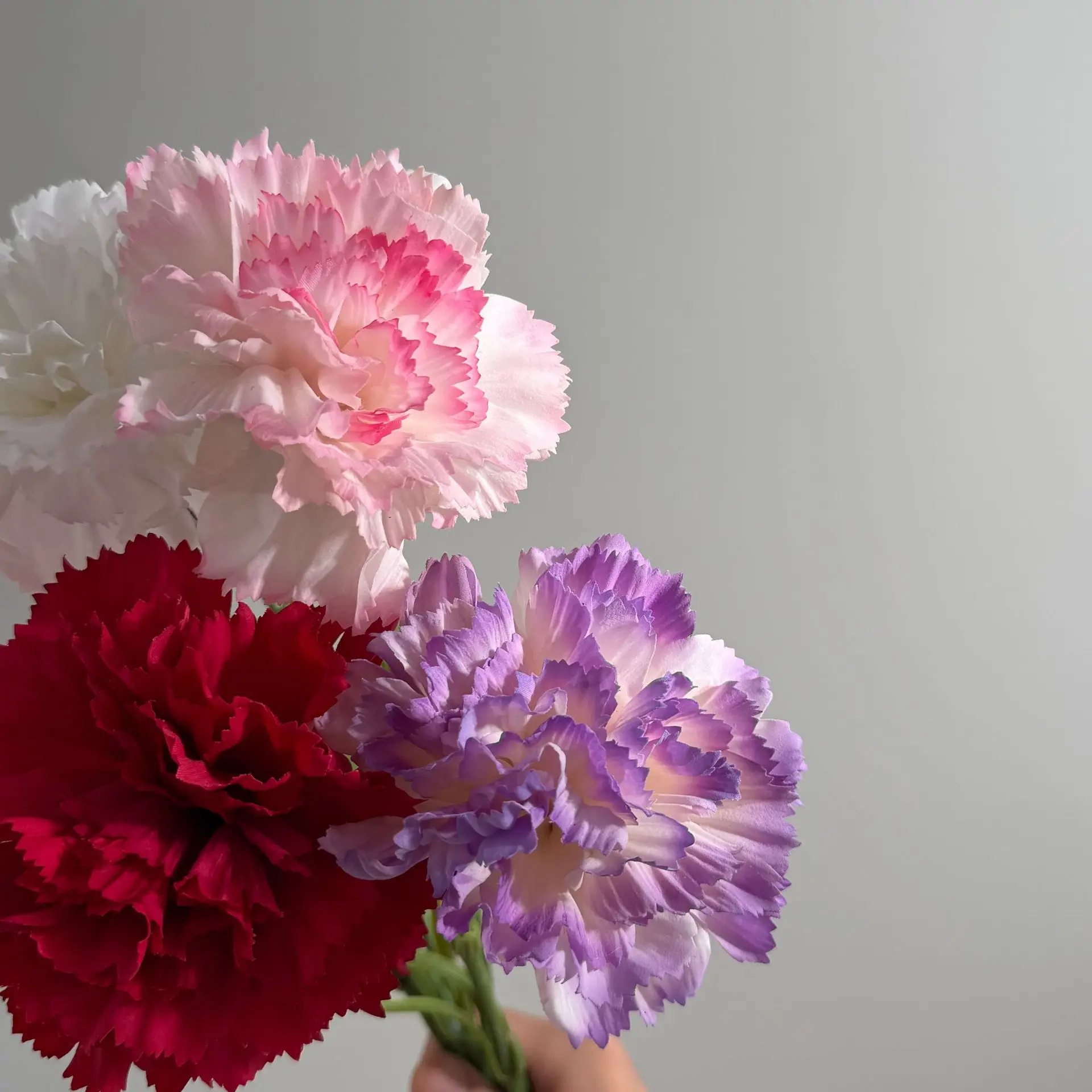 10 Stück Künstliche Feuchtigkeitsspendende Nelken, Echt Aussehende Blumen, Muttertagsstrauß, Nelken, Heimdekoration, Hochzeits-Blumenarrangement – Detail 3