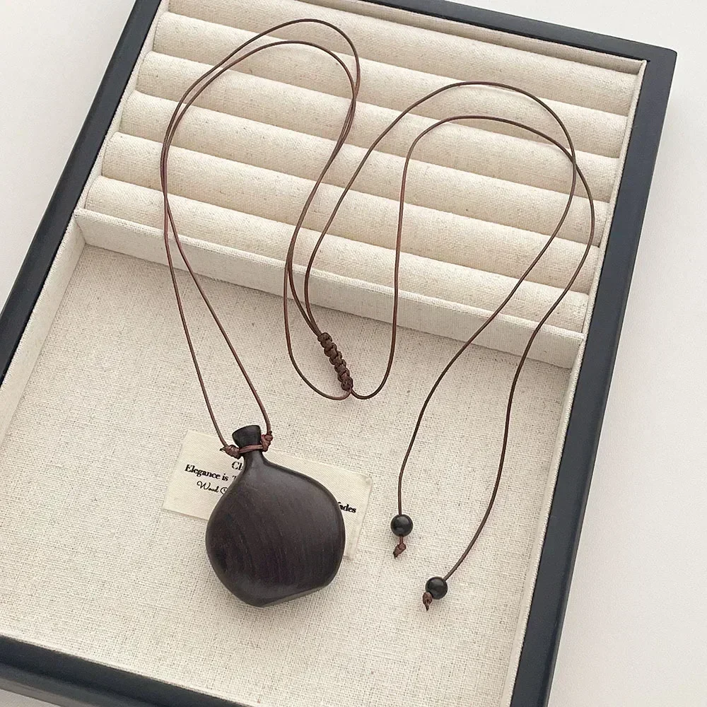 Minar Cute Lovely Brown Black Color Wood Flagon Long Pendant Necklaces Adjustable Rope Chain Chokers for Women Birthday Gift