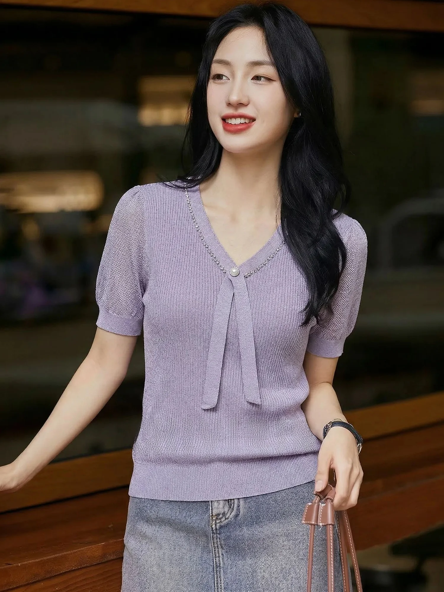 

Elegant Light Luxury Light Purple Short Sleeve V-Neck Knitted T-Shirt Women's Fashionable Versatile Slimming Top for Summer