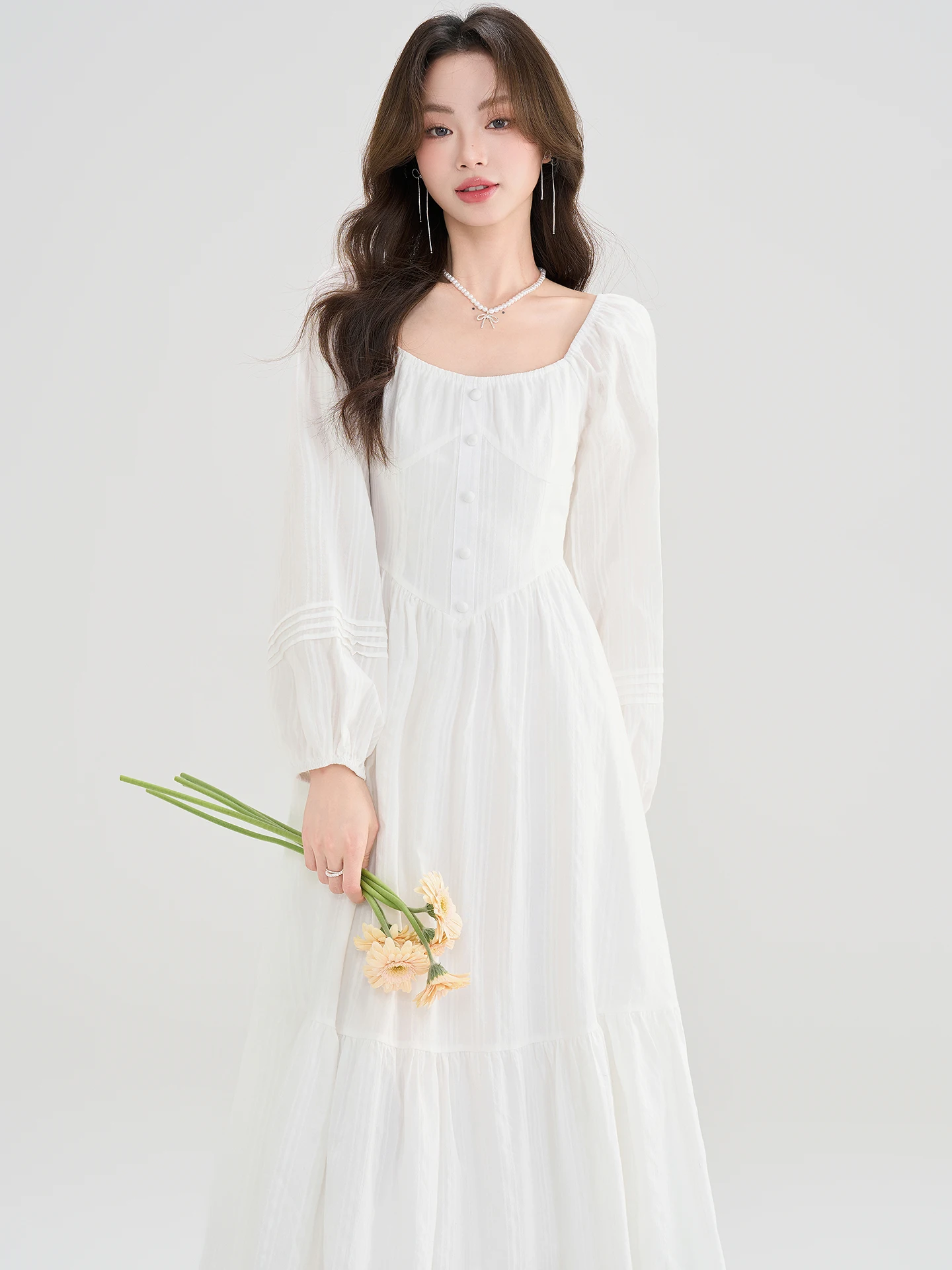 

Spring 2026 Women's French Style High Waist A-Line Long Dress Square Collar Lantern Sleeve Slimming Effect Initial Love White...