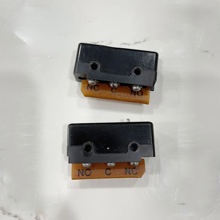 DT-2R4-A7 Microswitch Double Pole Double Throw Circuit 250Vac 10A