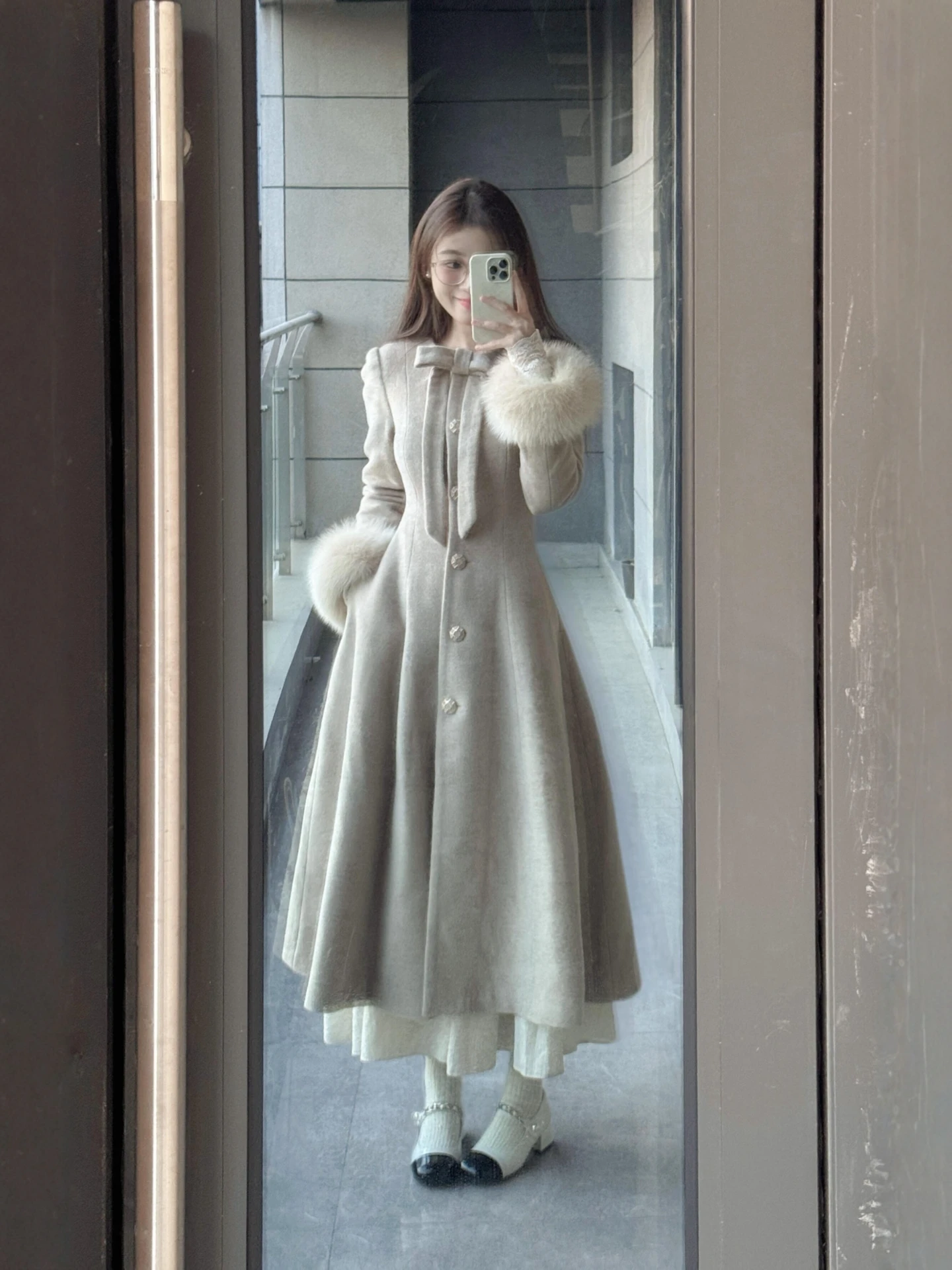 

Long Waist-Cinching Woolen Coat with Bow Detail for Women Ele Retro Sle Button Closure Outerwear for Winter Season