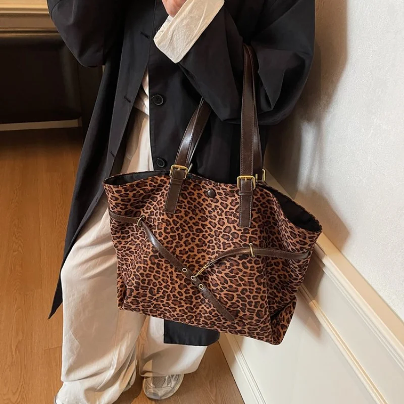 

Fashionable Luxury Brand Leather Women's Shoulder Bag Elegant Classic Paris Elegant Lining Trendy Vintage Bag​