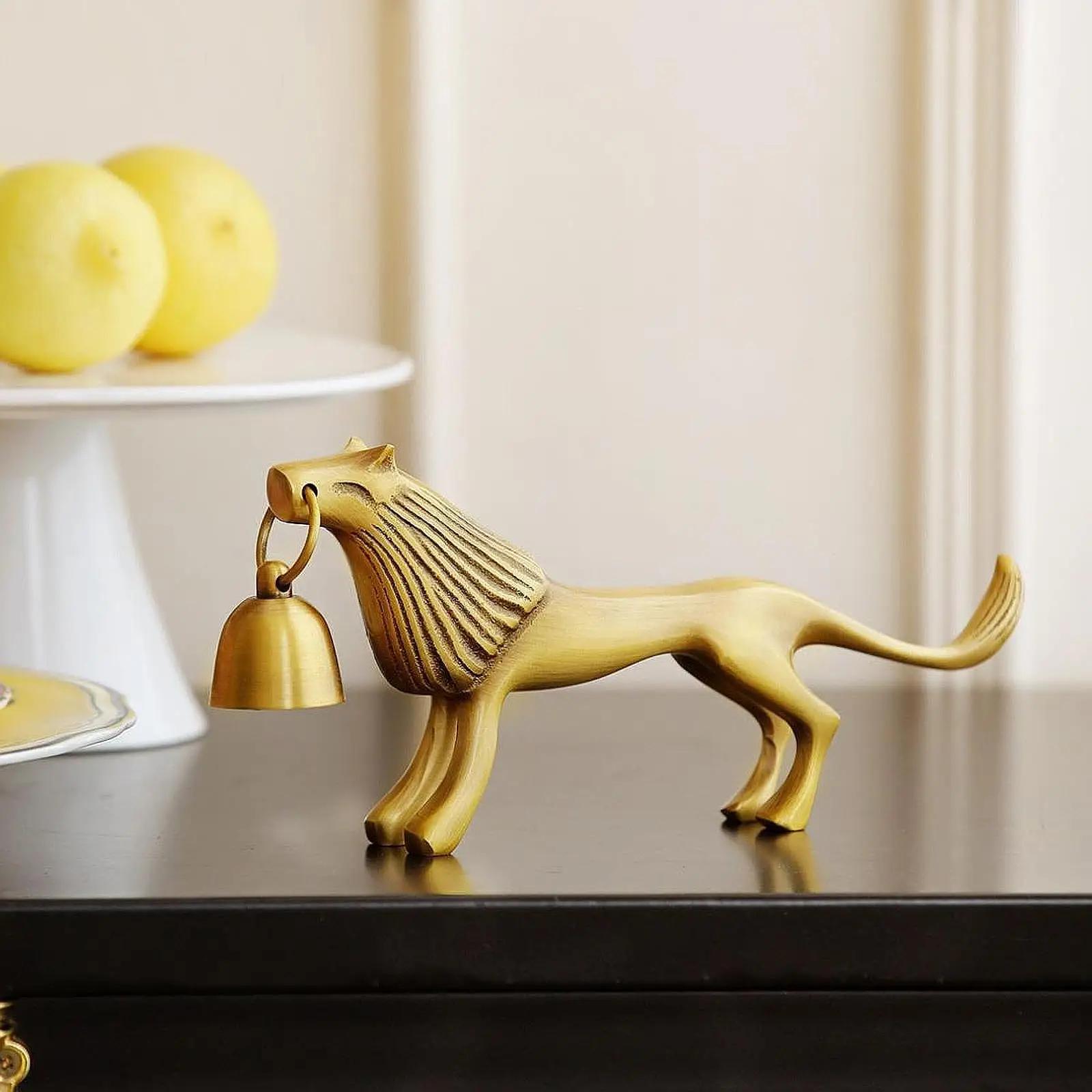 

Рождественский латунный свечник с изображением льва и колокольчиком, 8,5x3,7x1 дюйма, универсальный для домашнего декора, декоративная скульптура, пробка для свечи