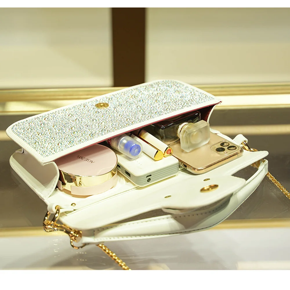 حقيبة مربعة صغيرة عصرية مرصعة بالألماس لعام 2025 للنساء ذات مظهر عالٍ وحقيبة كتف عصرية بسلسلة كتف عبر الجسم