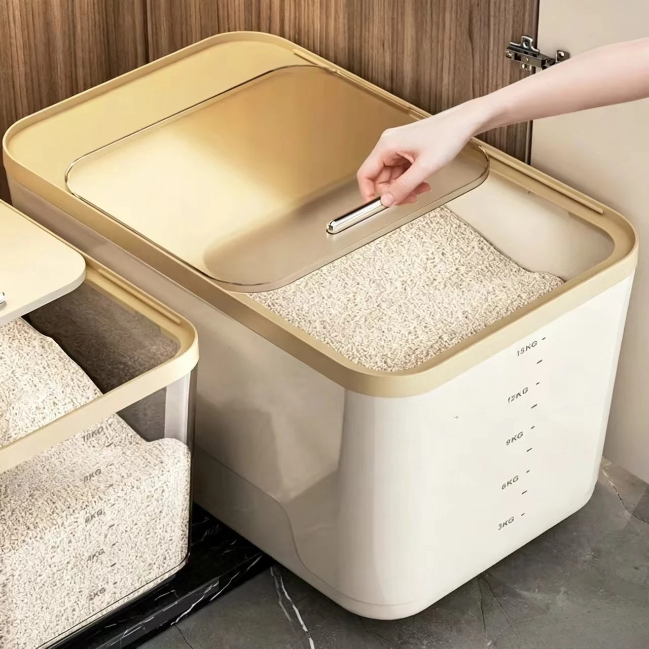 Sealed Dog Food Storage Container, Transparent Pet Dog Food Storage Box, with Measuring Cup, Suitable for Storing Grain-Type Pet