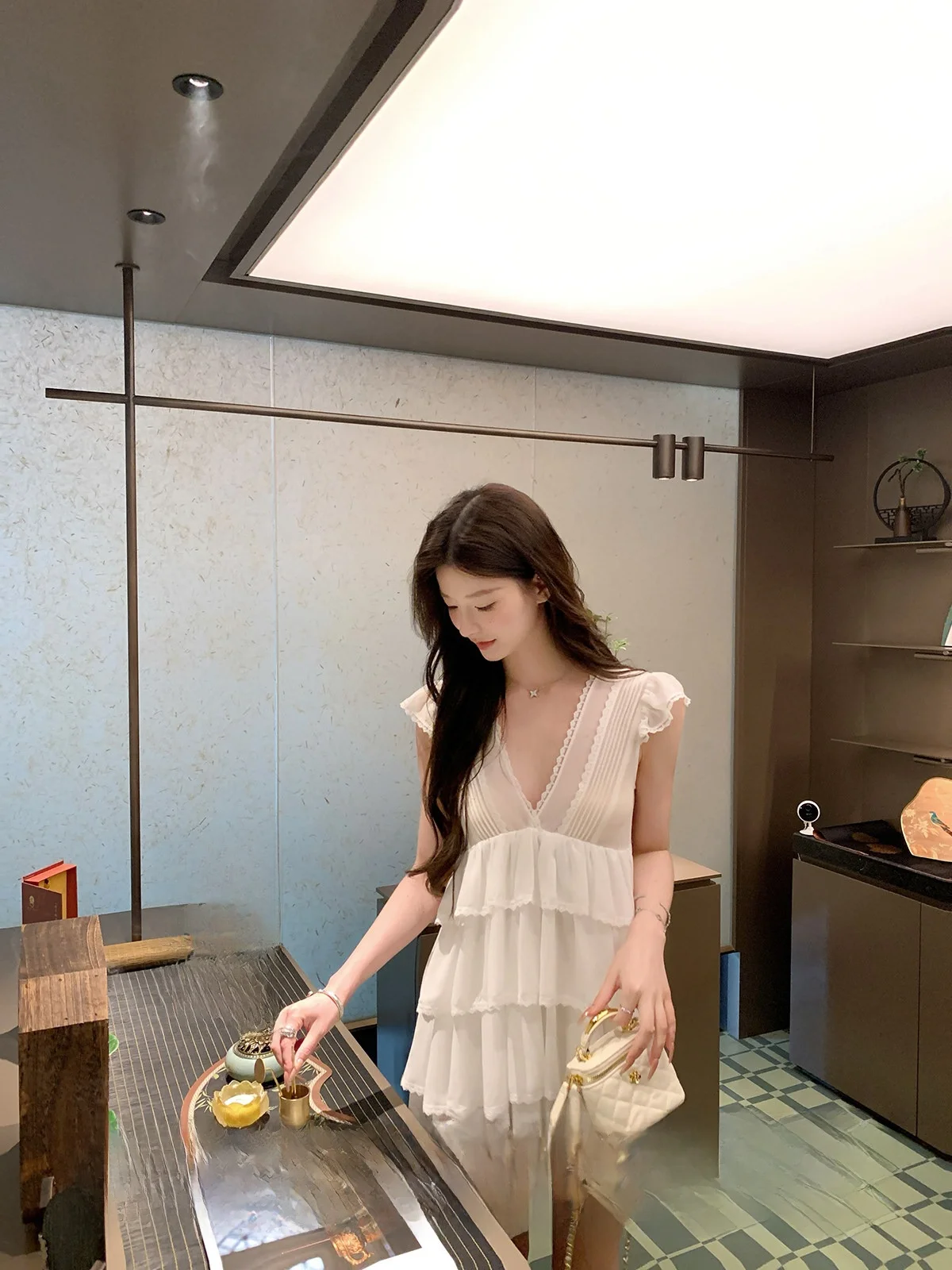 

Юбка Yoyozhang белая, простая, с V-образным вырезом, на бретельках, женская, корейская, для офиса, из полиэстера, фееричная