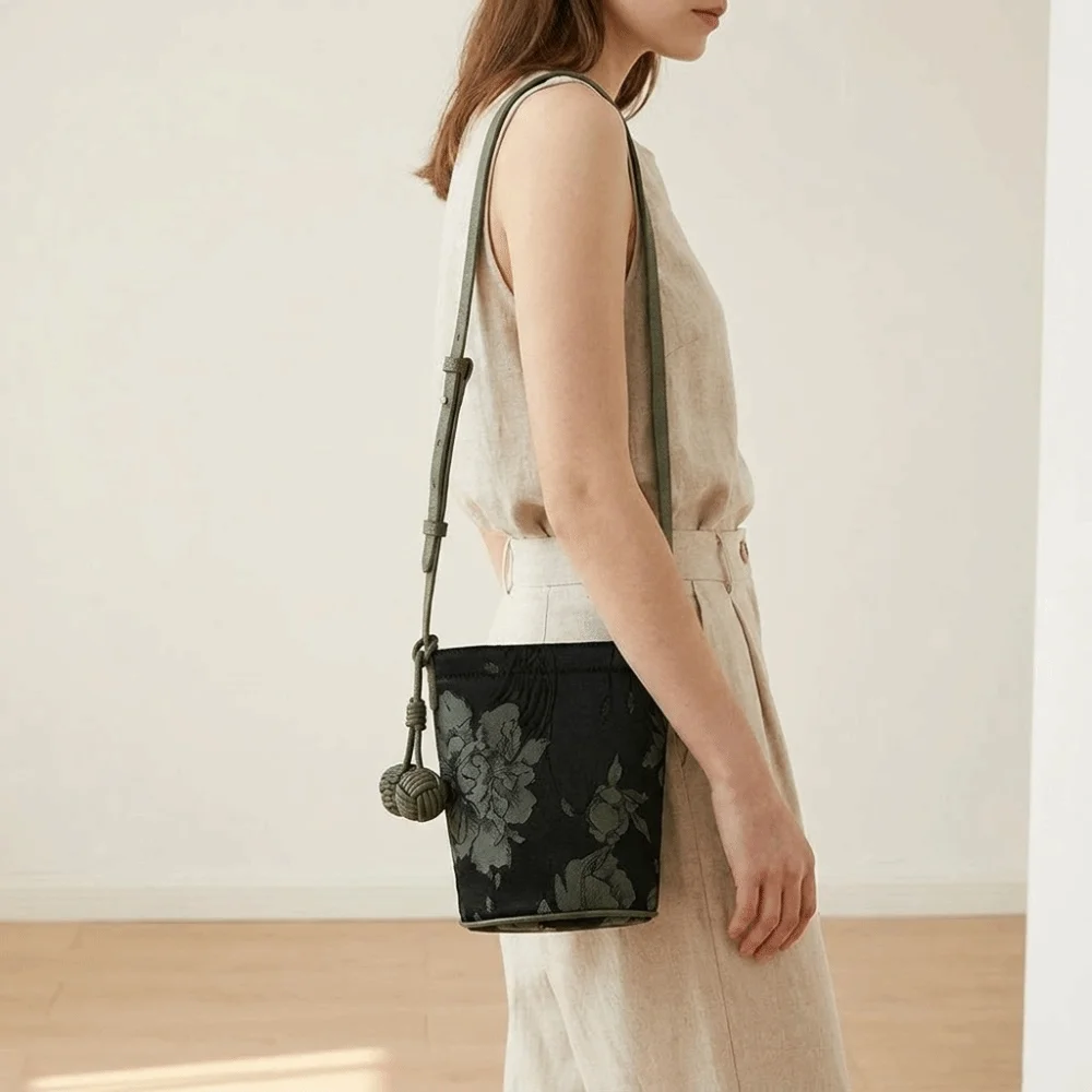 

With Pendant Chinese Style Handbag Zipper Closure Chinese Style Retro Shoulder Bag Large Capacity Lightweight