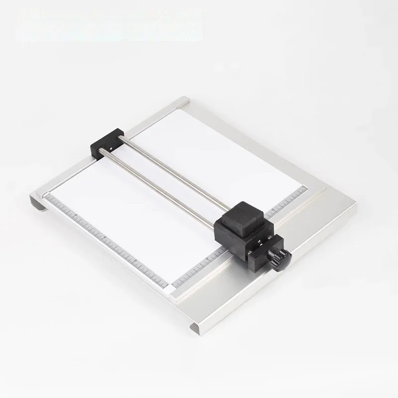 A Laboratory Glass Thin-Layer Chromatography (TLC) Plate Cutter  SL-07 TLC Cutter  Chromatography Plate Cutter