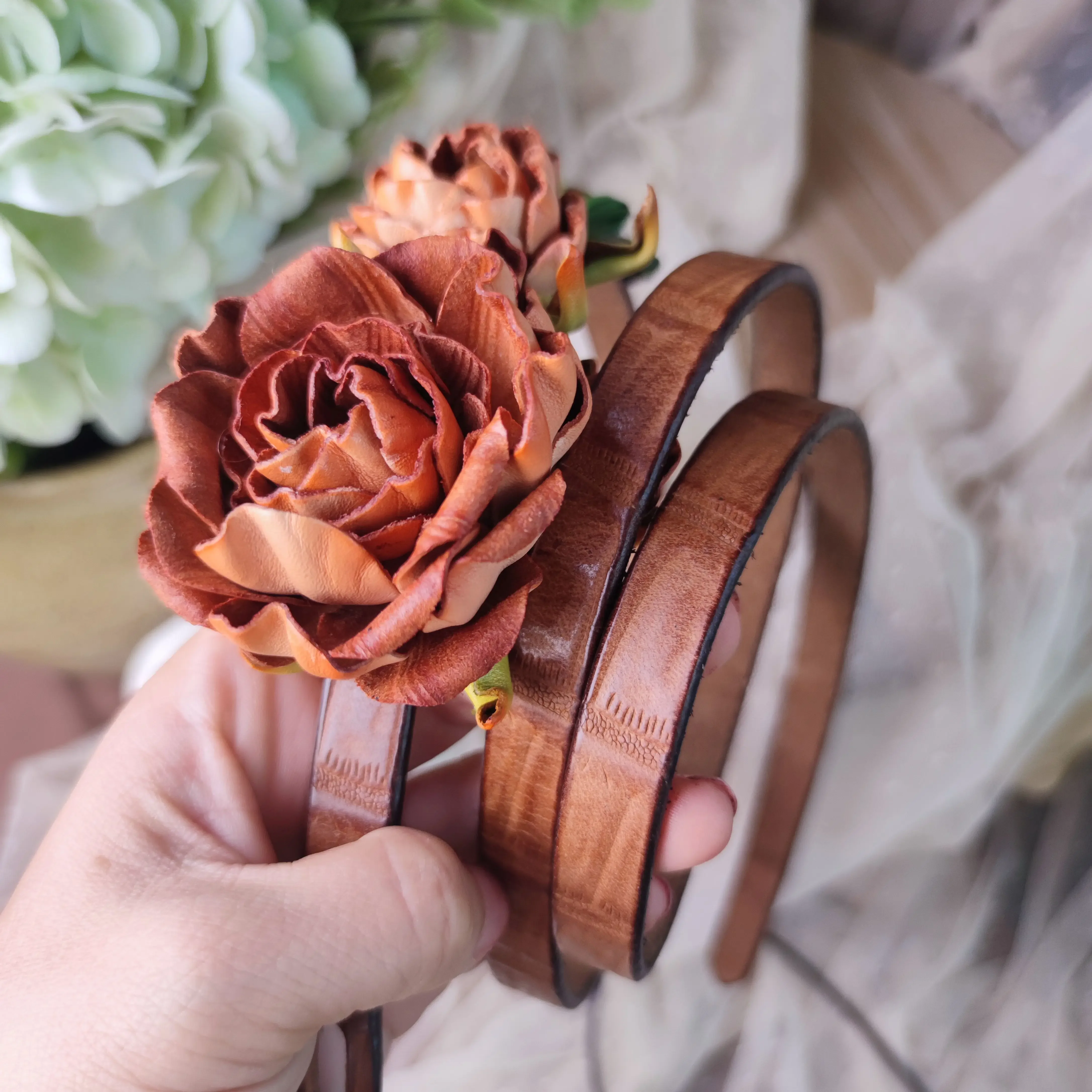 Vintage Style Genuine Leather Belt for Women with3D Rose Flower Design Adjustable Waist Belt Handcrafted Retro Fashion Accessory
