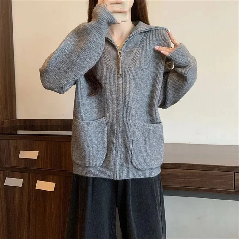 Nuovo cardigan per donna Abbigliamento donna Maglione con cerniera bavero Cappotto lavorato a maglia Cardigan Autunno e inverno nuovo cappotto alla moda allentato
