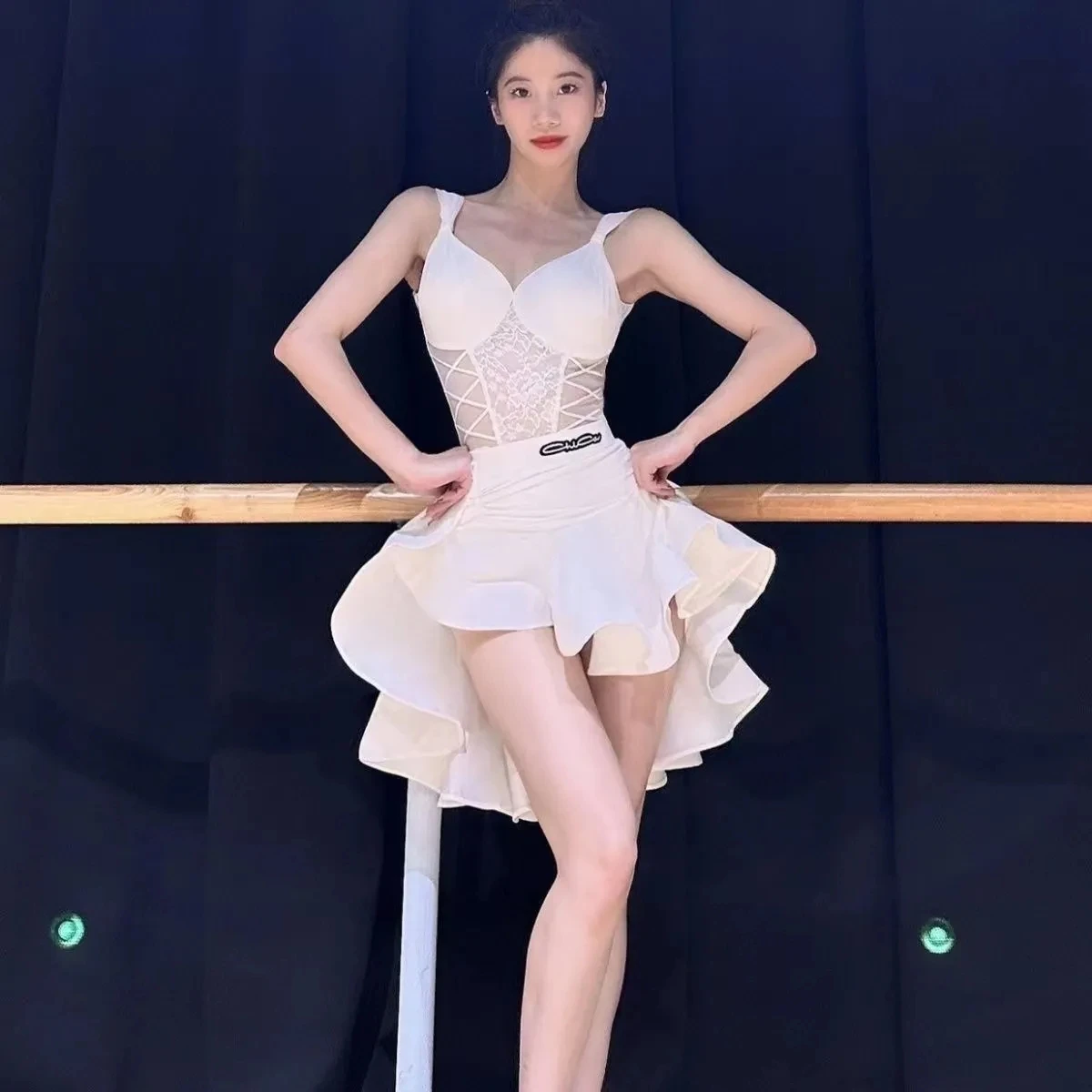 

Платье для латинских танцев для взрослых, белое платье Pure Desire Advanced Practice, сексуальное платье с разрезом «рыбья кость», большая распашная юбка, комплект для художественного экзамена