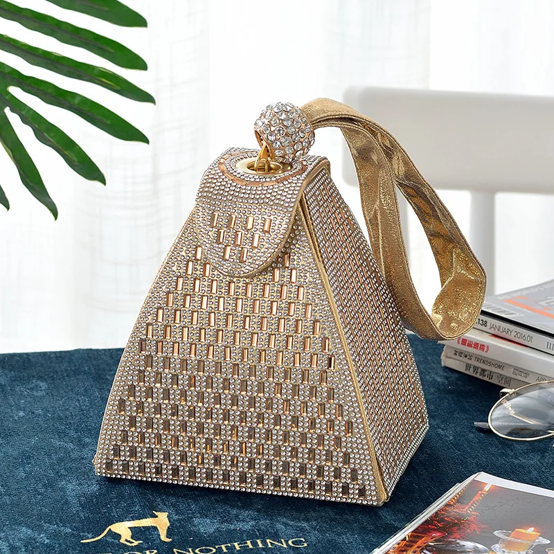 Ins Unique Triangle Rhinestone Clutch Women 3D Evening Bag Party Wedding Dress Accessories Shiny Diamond Hand Purse