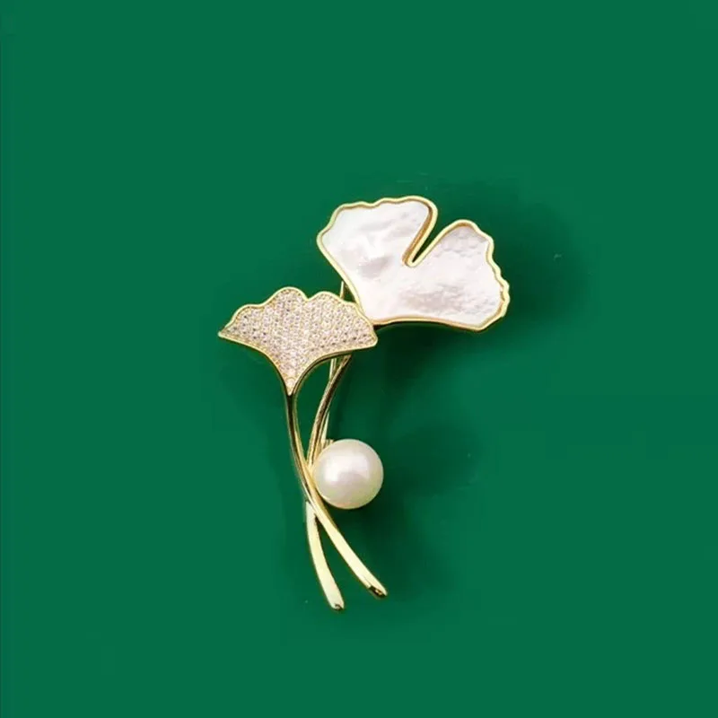 Delicate Ginkgo Leaf Brooch for Women Men Eye-Catching Flower Pin Accessory for Stage&Special Occasions Memorable Gift Item 2026
