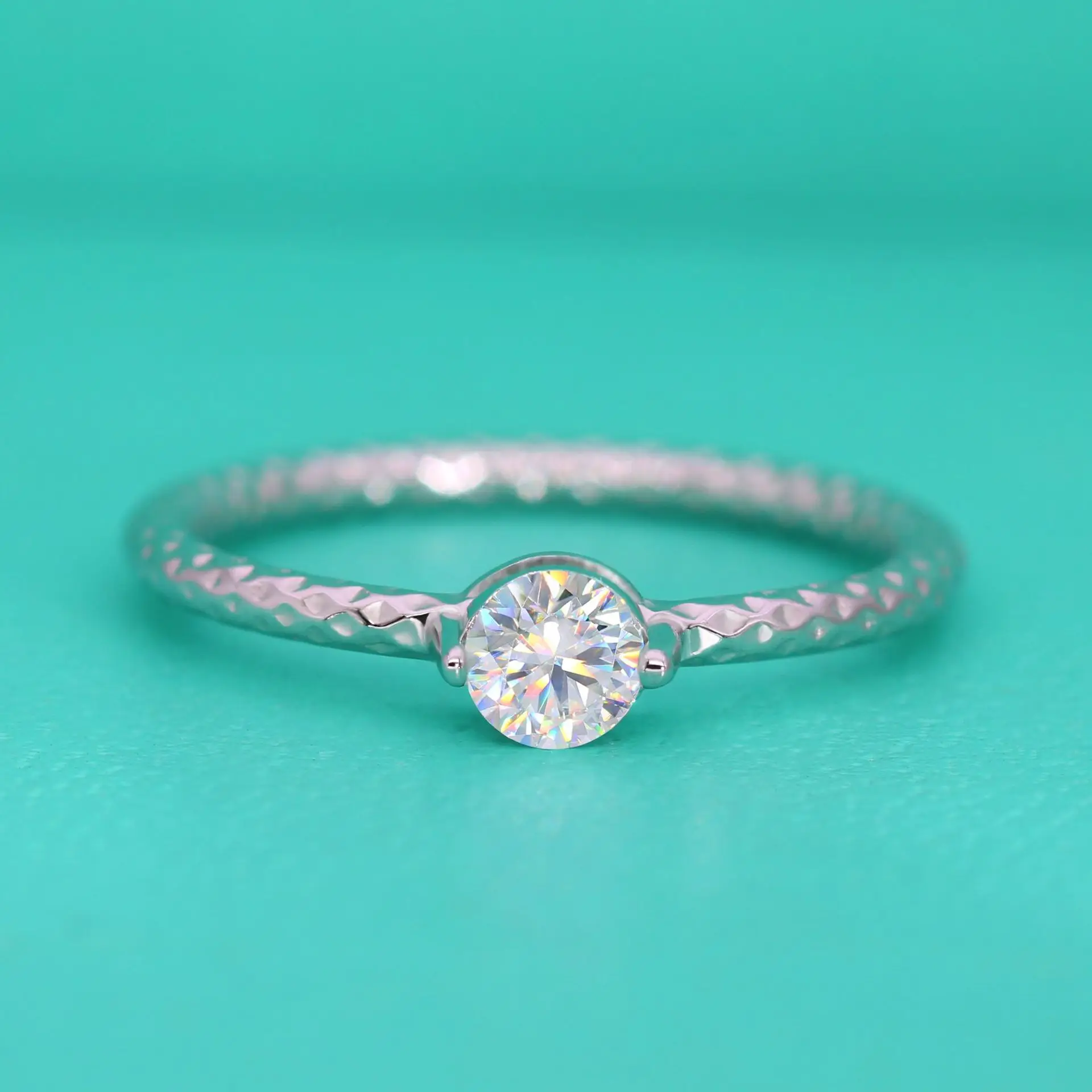 

18k White Gold 0.3ct Retro Moissanite Diamond Ring for Women, Small Style Platinum Pt950 Wedding Fine Jewelry