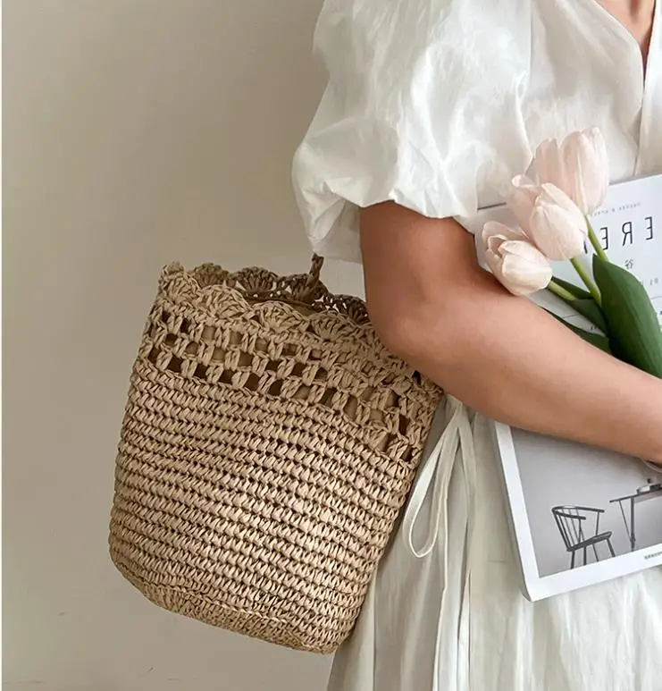 Women Straw Weaving Bucket Bag Summer Vintage Woven Crossbody Bag 2024 High Quality Beach Tote Bag Hand-Woven Flap Small Handbag