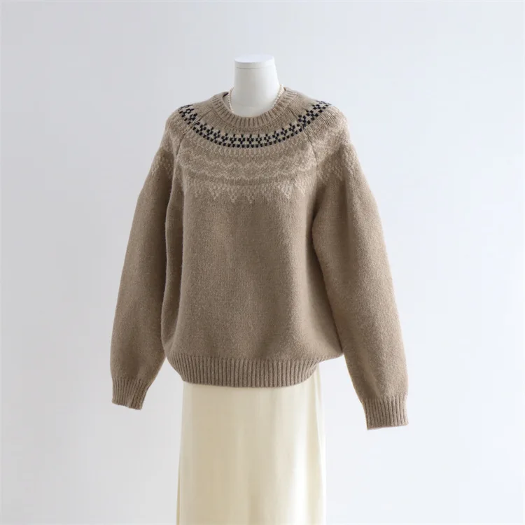 Alpaca sweater round neck autumn and winter padded pullover women's vintage knitted