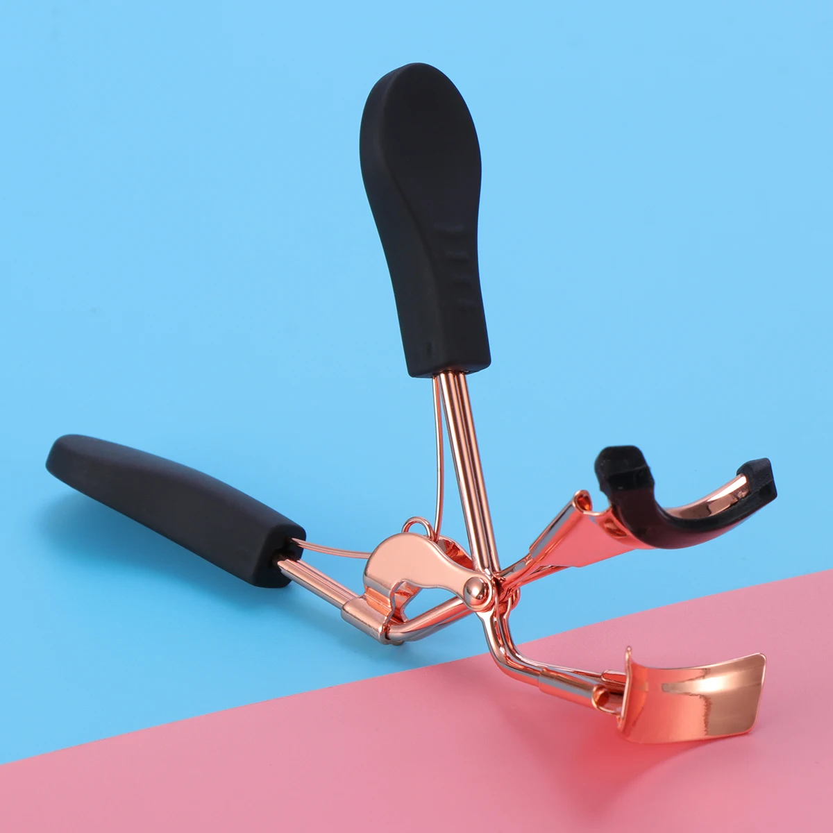 

Premium Rose Gold Eyelash Curler Strong Spring Design for Long-Lasting Curl with Non-Slip Handle Lash Curler Tool