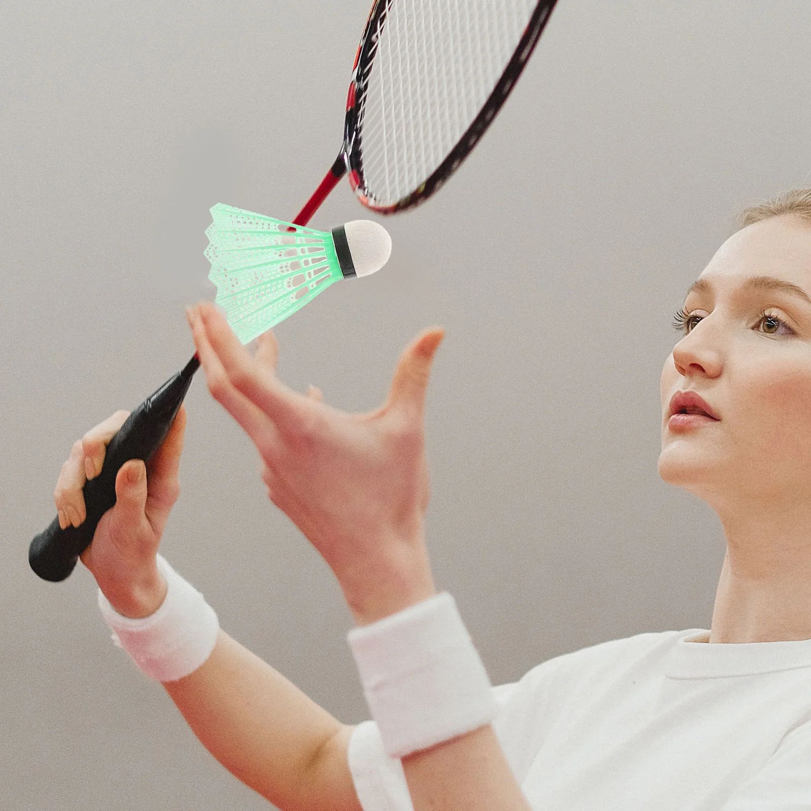 

20 шт., пластиковые цветные воланы для бадминтона