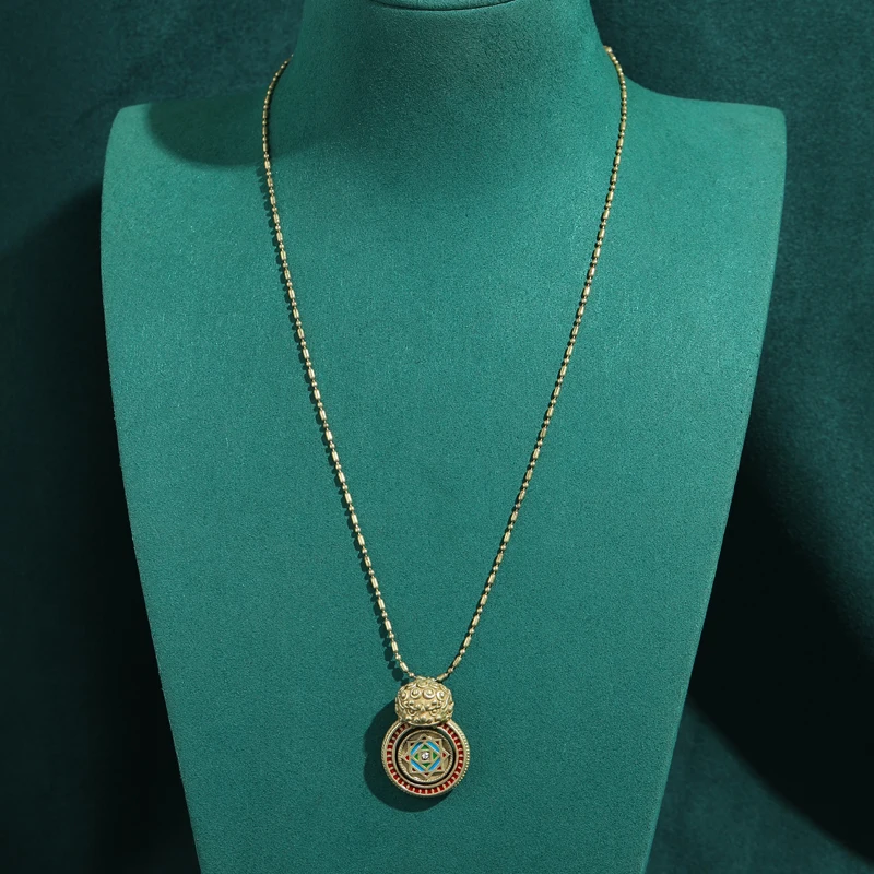 

Vintage Antique Gold Plated Lion Pendent Necklace Metal Dangle Round Colorful Rhinestone 2026 New Trends Birthday Jewelry Luxury