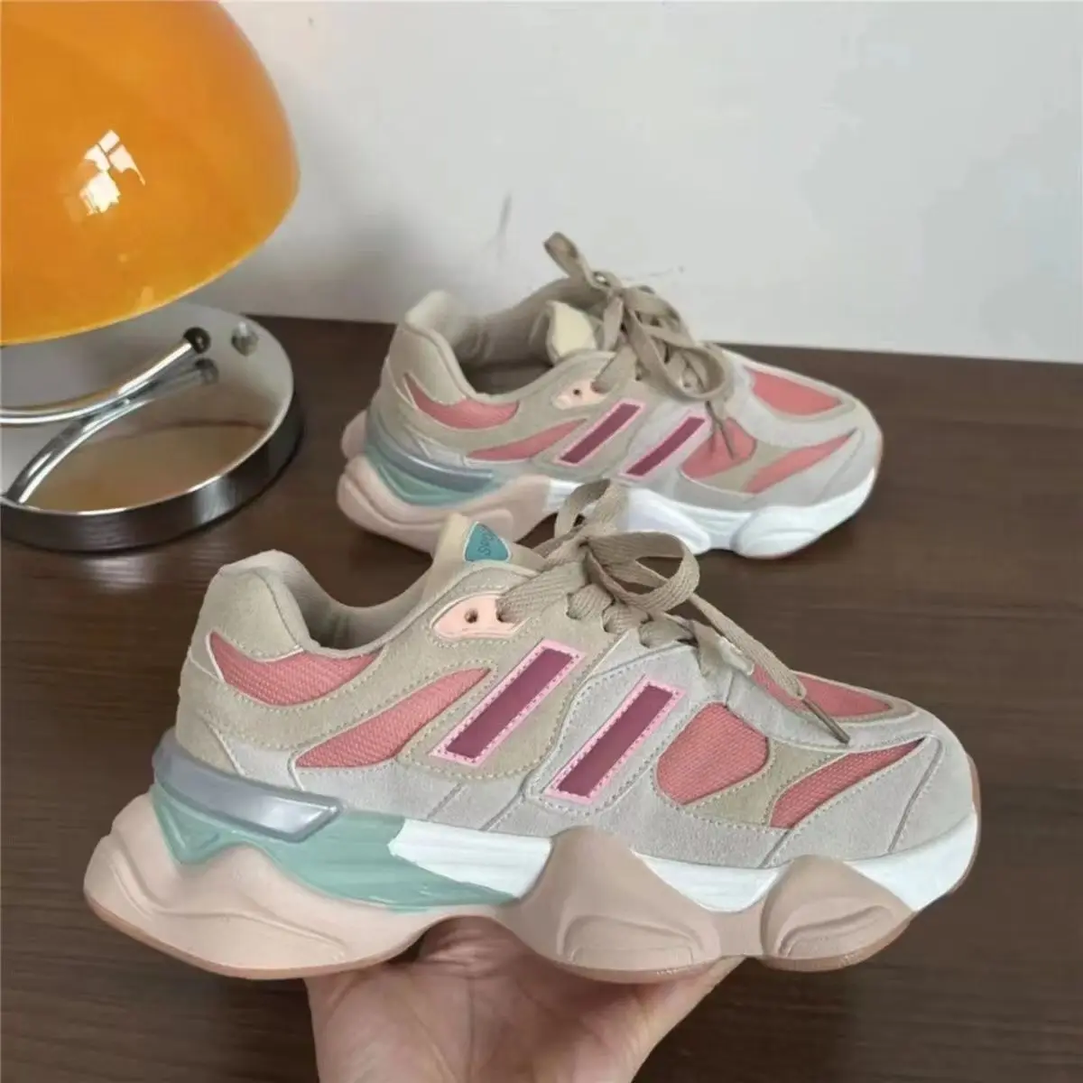 

2025 Summer New Unisex Breathable Comfortable Casual Walking Shoes Outdoor Running Shoes Mountaineering Shoes Sneakers
